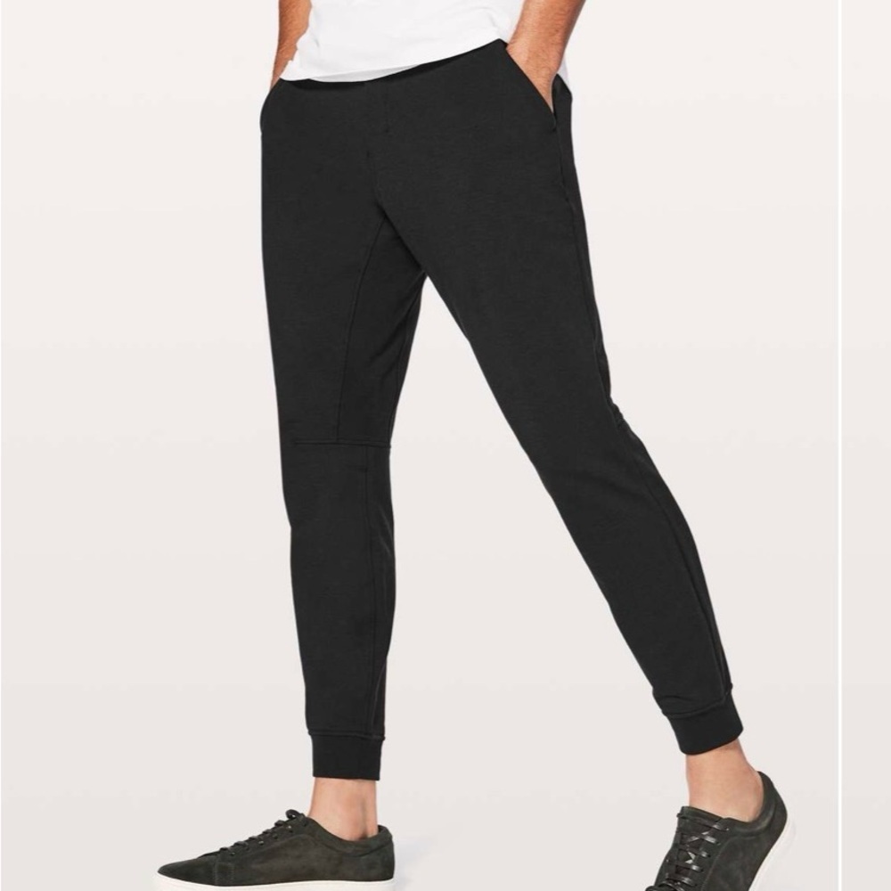 Lululemon City Sweat Jogger *29"
Black- Size Small Men’s